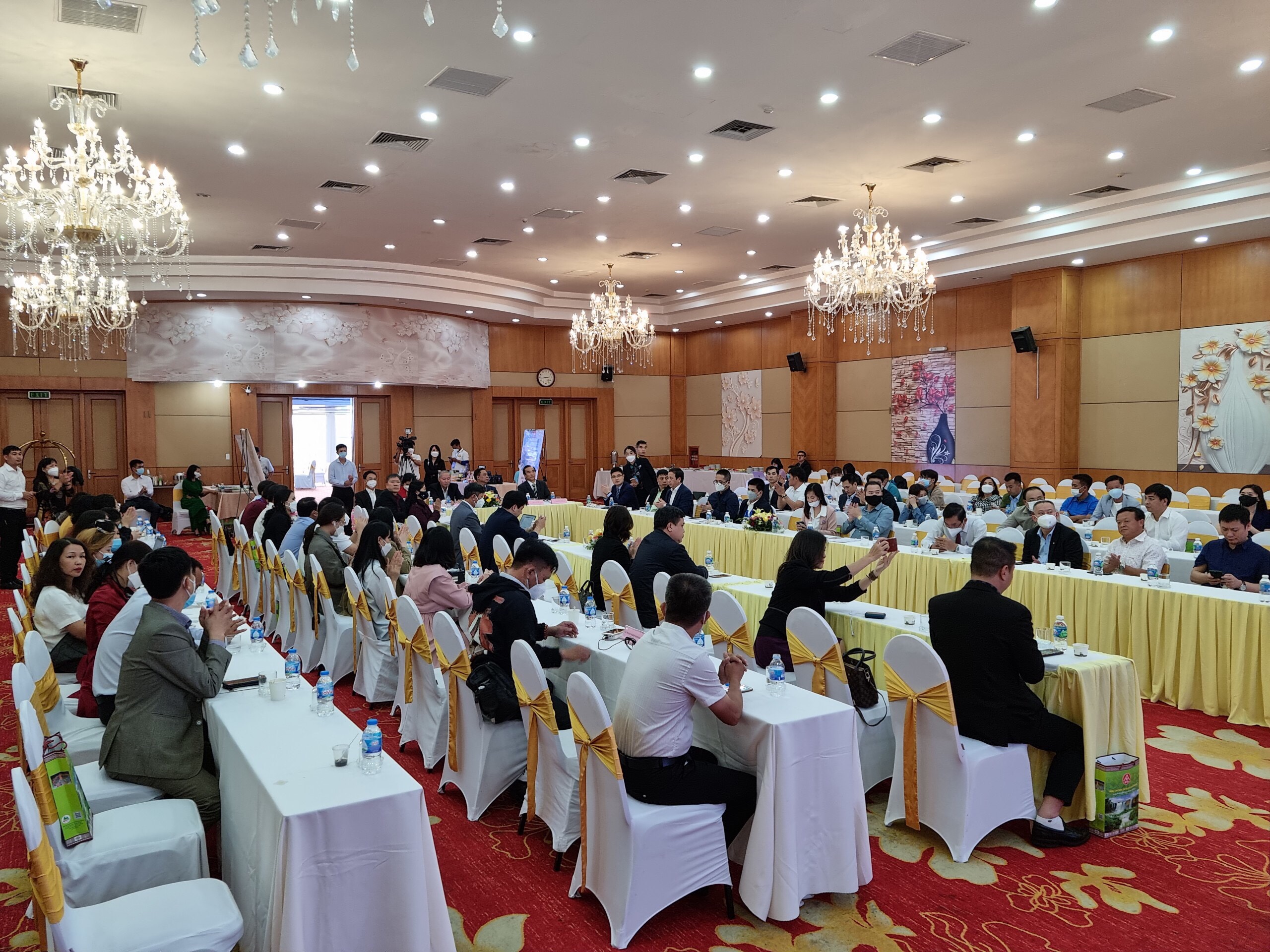 Hội nghị xúc tiến, quảng bá du lịch Đắk Lắk tại Hà Nội nhằm giới thiệu các sản phẩm, dịch vụ du lịch tỉnh Đắk Lắk đến thị trường khách tại TP. Hà Nội và các địa phương trong cả nước.